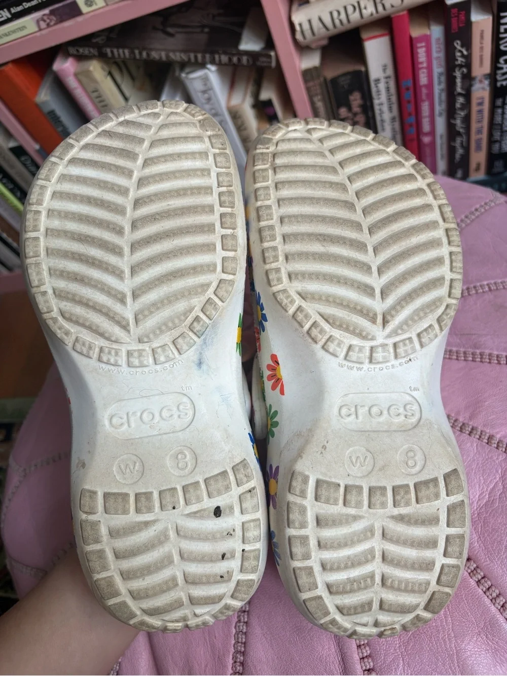 W8 Crocs Classic Clog - White with Multicolor Floral Print - Picture 5 of 8